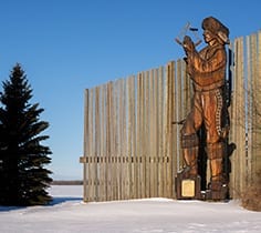 welcome-home-statue